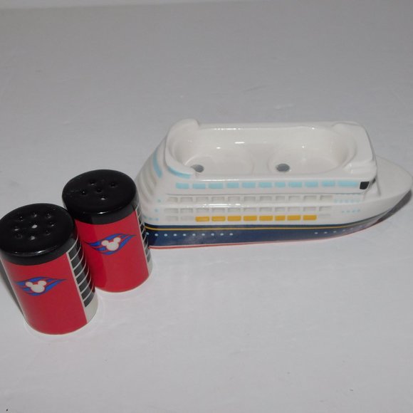 Disney Cruise Line DCL boat ship funnel Salt and Pepper Shaker Set - Unused - Picture 4 of 6